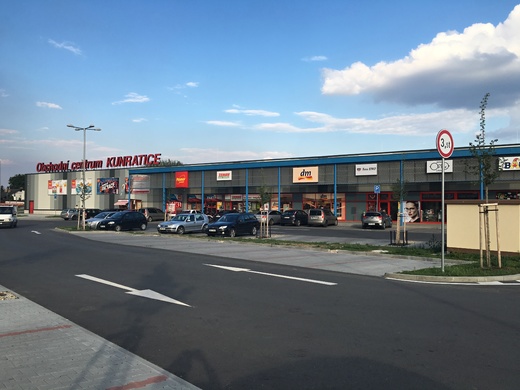 Obchodní Centrum Kunratice.jpg